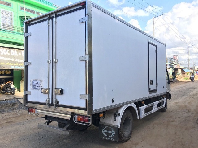 xe tai isuzu 3t5 đông lạnh