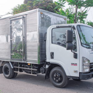 Xe Tải Isuzu QLR77FE5 1.4 Tấn Thùng Kín