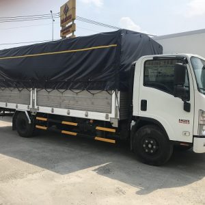 Xe Tải Isuzu NQR75ME5 5.5 Tấn Thùng Bạt