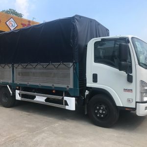 Xe Tải Isuzu NQR75LE5 5.5 Tấn Thùng Bạt